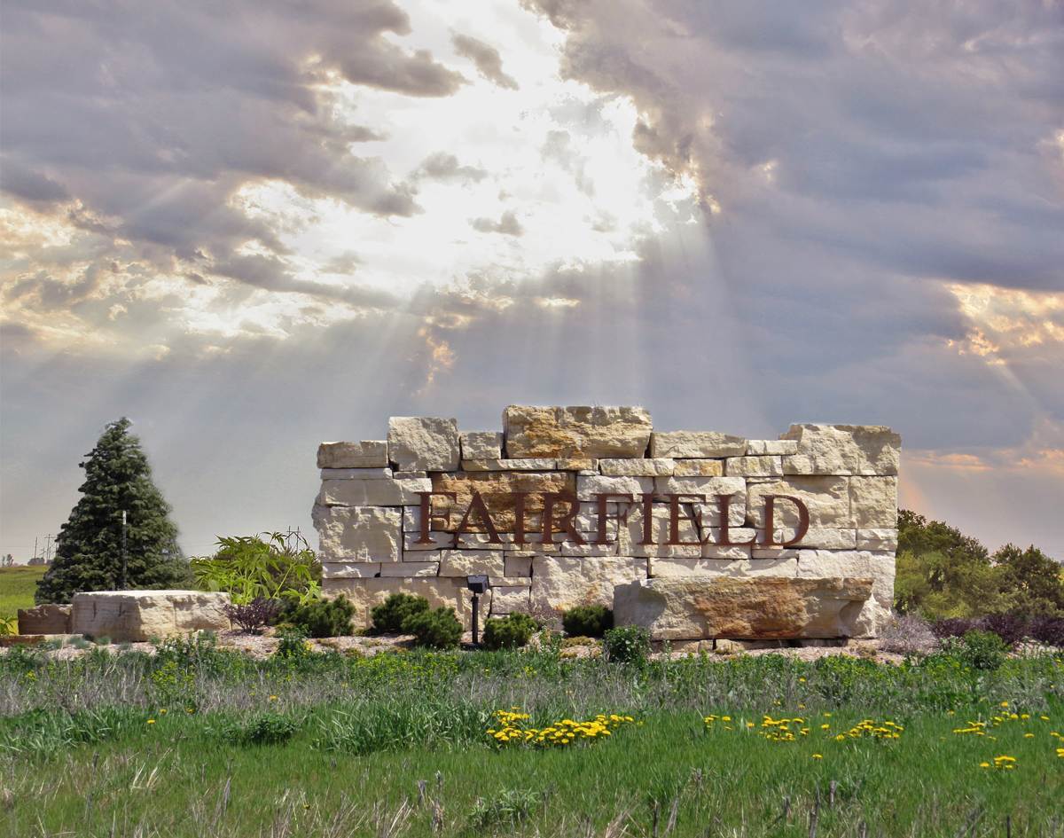 Welcome sign to Fairfield - entering from the west. Photo by Werner Elmker.