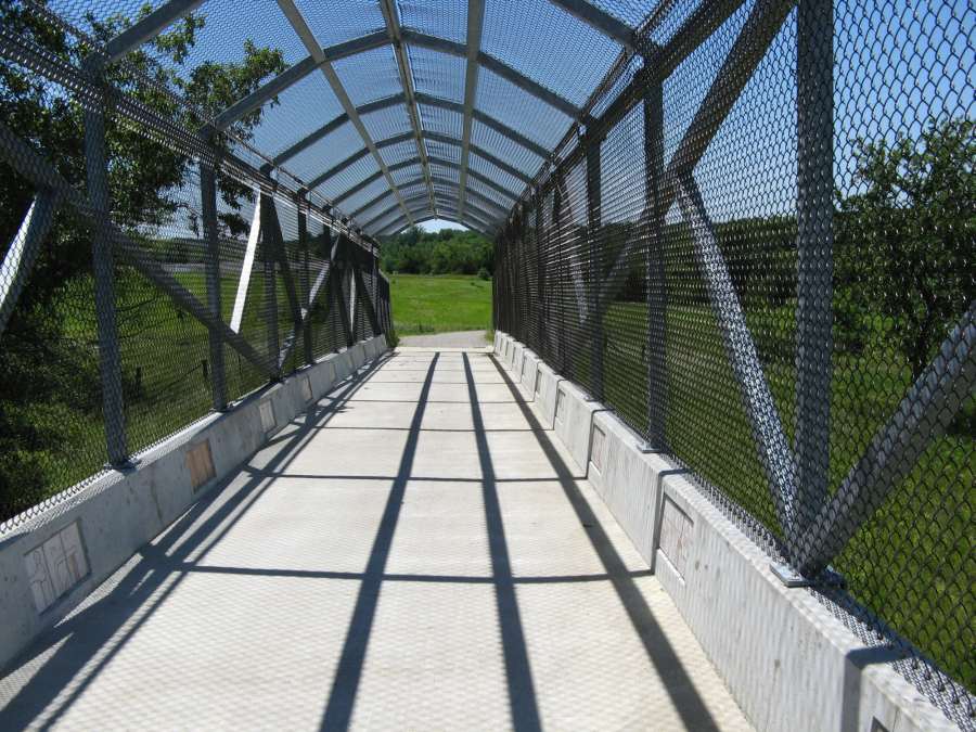 Along the Louden Bridge segment