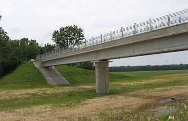 The Iowa DOT-built bridge, under construction in 2007.