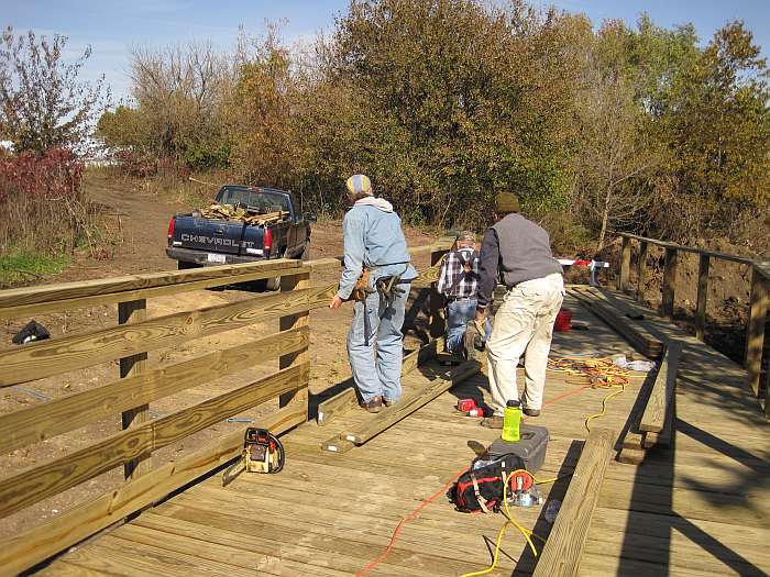 10/18/09.   It looks like the railings will be finished today