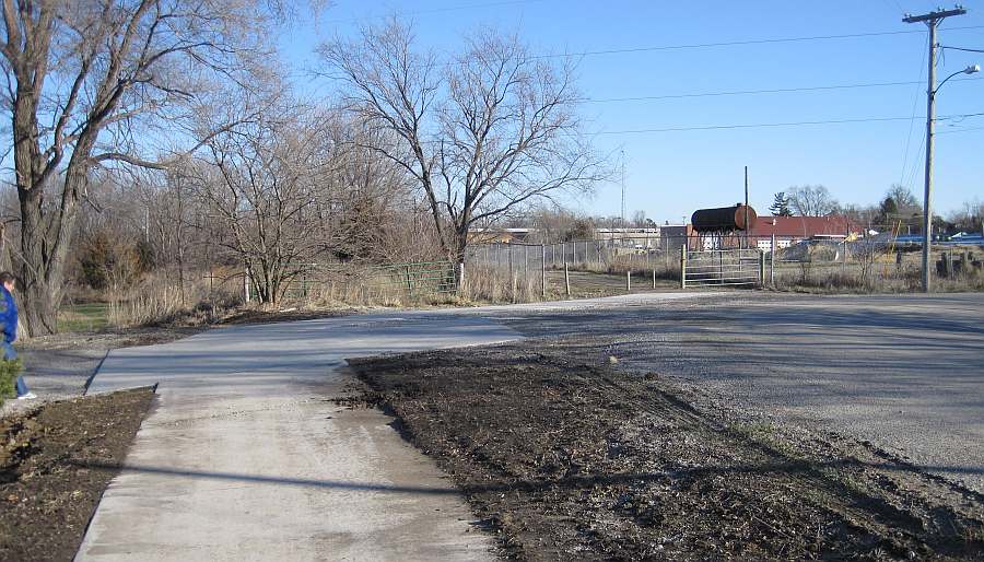 At 8th Street, the Gear Ave trail connects to the Railroad Trail.